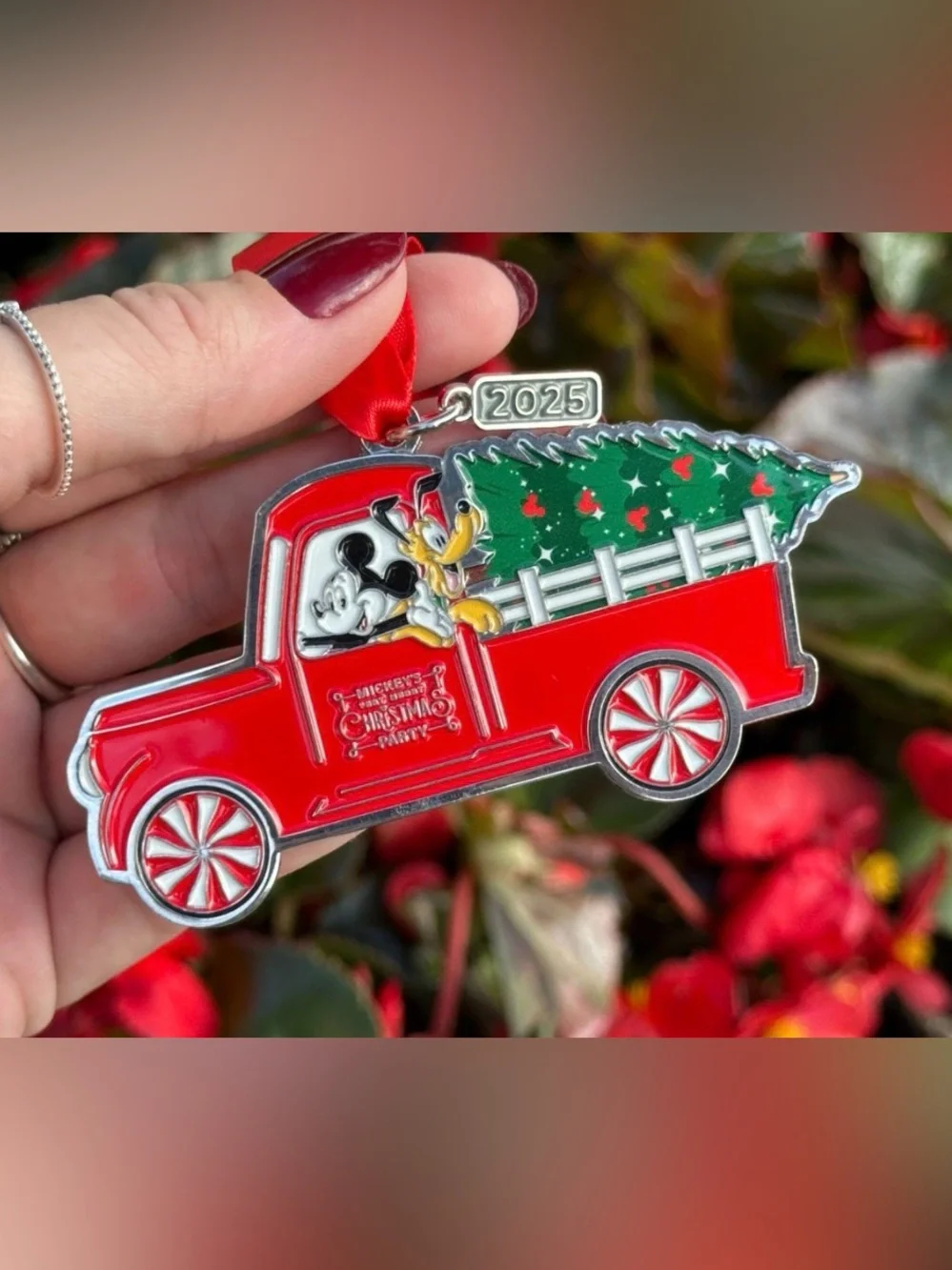 Disney very merry Christmas Truck Ornament Mickey & Pluto and Christmas Tree